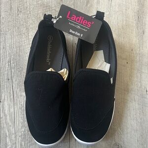 Bobbie Brooks Black Slip-On Casual Flats